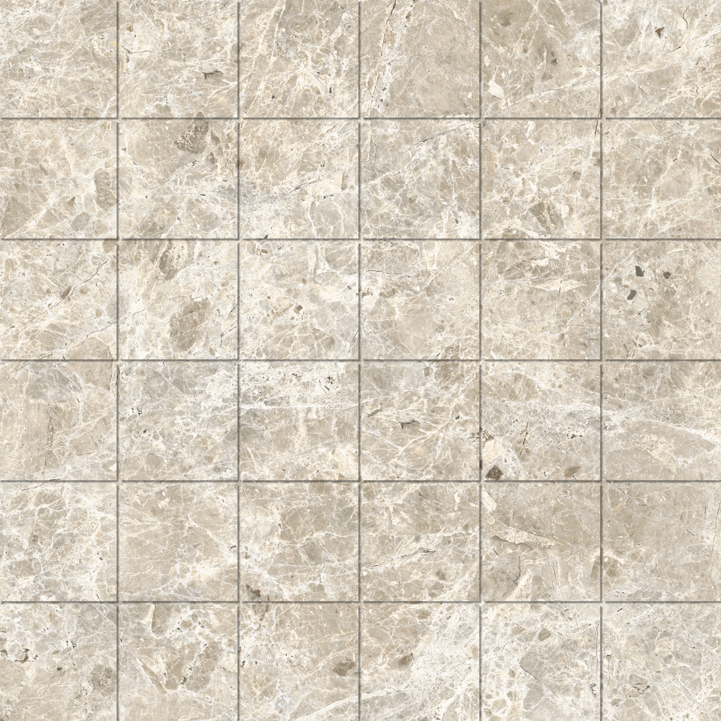 Hochwertige Fliesen in heller Marmoroptik, beige-grau mit feiner Äderung.