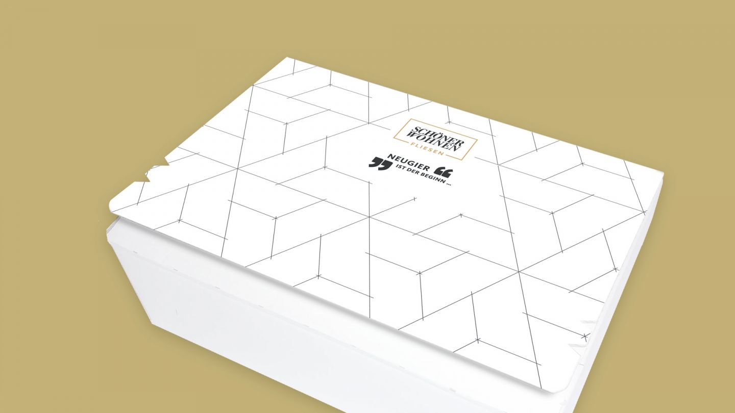 Schöner Wohnen Fliesen Broschüre mit geometrischem Muster.