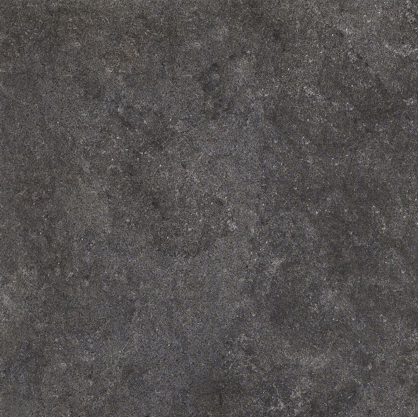 Anthrazitfarbene Feinsteinzeugfliese in Naturstein-Optik.