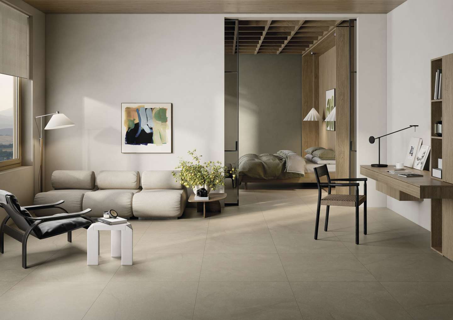 Hochwertige, helle Fliesen in einem modernen Wohn- und Schlafbereich.