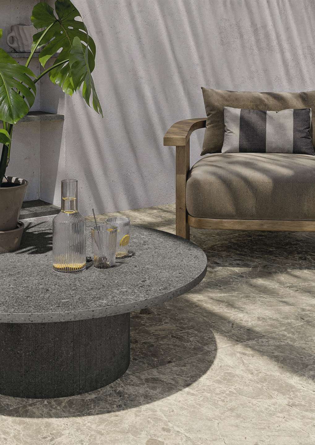 Moderne Outdoor-Fliesen in hellem Farbton auf einer stilvollen Terrasse.