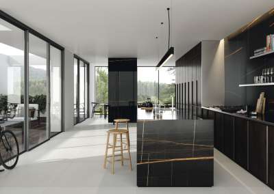 Moderne Wohnküche mit hellen Bodenfliesen und dunkler Kücheninsel mit goldener Maserung.