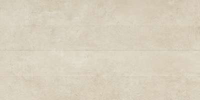 Helle, beige Feinsteinzeugfliese mit dezenter Betonoptik und Plankenstruktur.